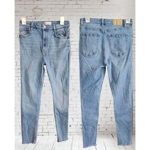 Zara High Rise Skinny Jeans Raw Hem Light Wash Size 8